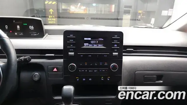 Hyundai Staria 2024 — Photo 4/28