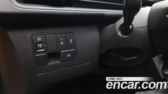 Hyundai Staria 2024 — Photo 28/28