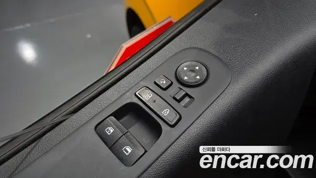 Hyundai Staria 2024 — Photo 8/28