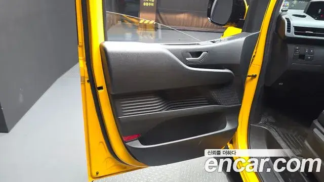 Hyundai Staria 2024 — Photo 5/28