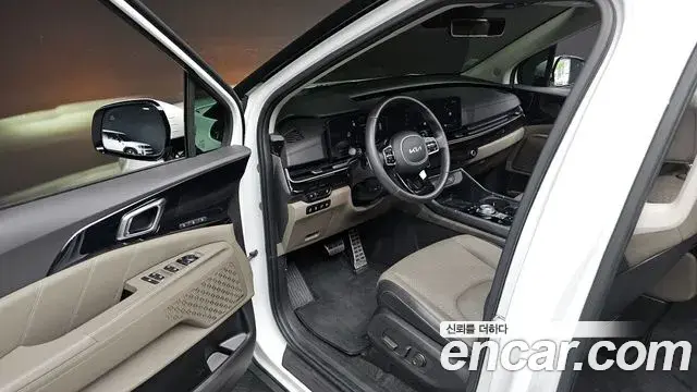 Kia Carnival 2024 — Şəkil 31/35