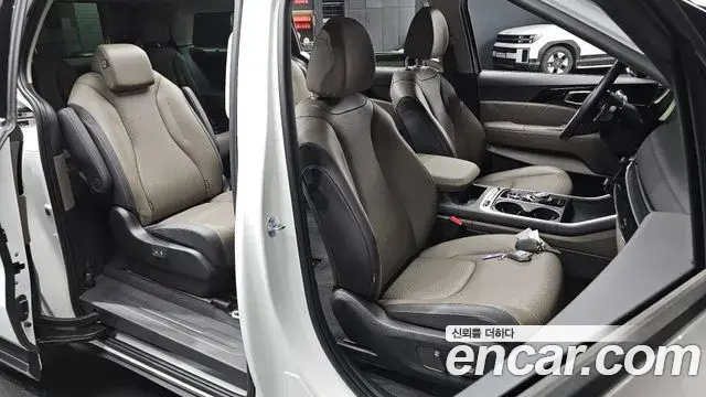 Kia Carnival 2024 — Şəkil 27/35