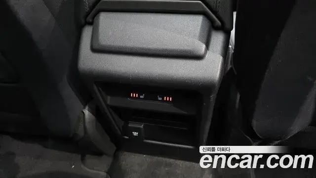 Land Rover Discovery Sport 2019 — ფოტო 30/42