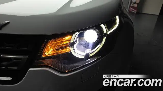 Land Rover Discovery Sport 2019 — ფოტო 38/42