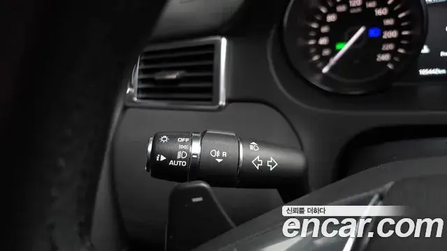 Land Rover Discovery Sport 2019 — ფოტო 25/42