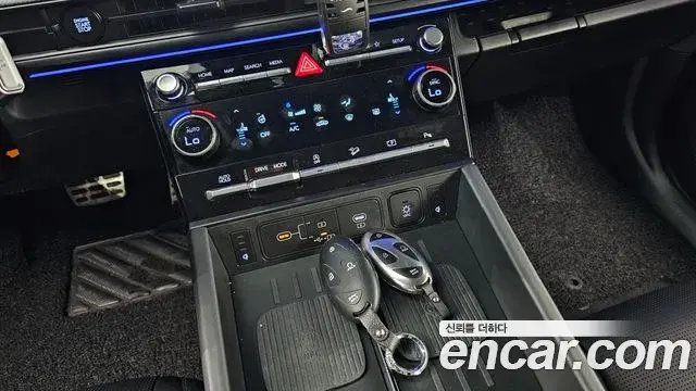 Hyundai Santa Fe 2024 — ფოტო 25/29