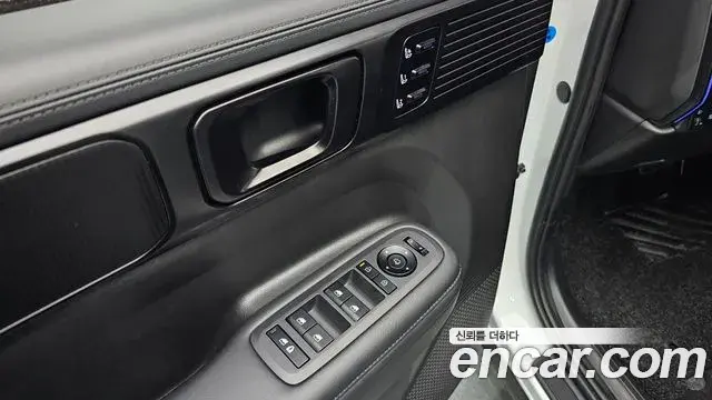 Hyundai Santa Fe 2024 — ფოტო 19/29