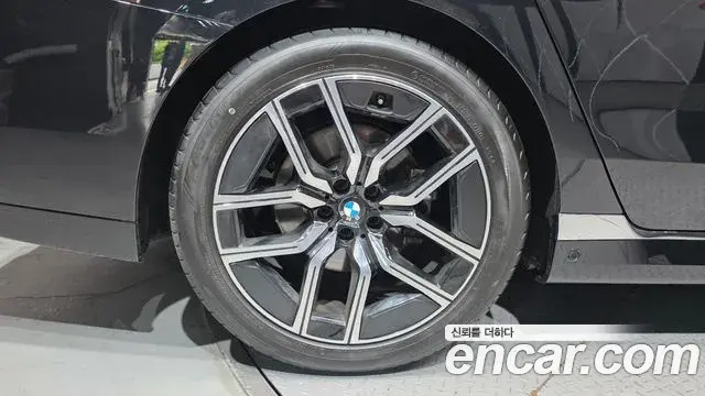 BMW 7 Series 2025 — ფოტო 34/35