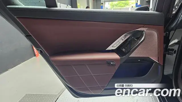 BMW 7 Series 2025 — ფოტო 16/35