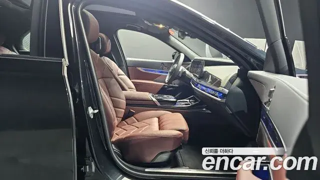 BMW 7 Series 2025 — ფოტო 8/35