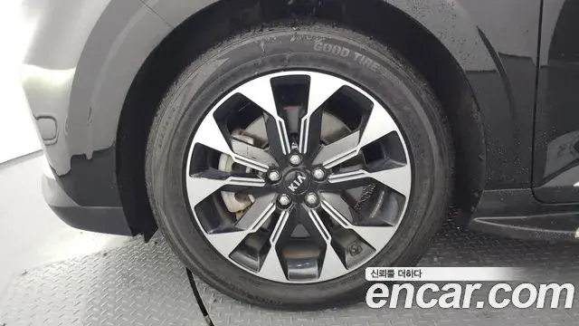 Kia Carnival 2020 — Фото 5/20