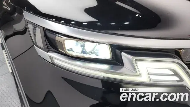 Kia Carnival 2020 — ფოტო 32/35