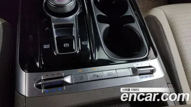Kia Carnival 2020 — ფოტო 33/35