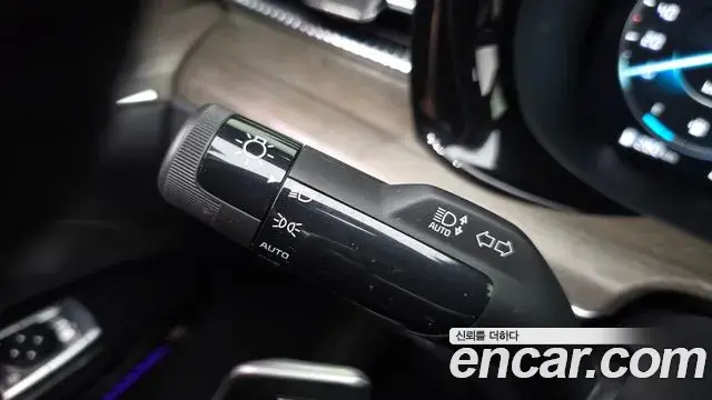 Kia K5 2022 — ფოტო 20/33