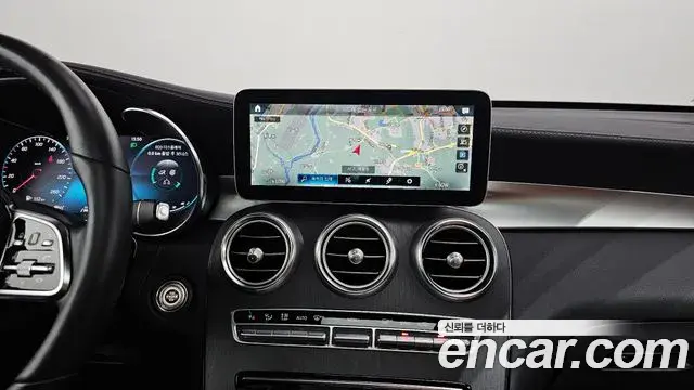Mercedes-Benz GLC-Class 2023 — Photo 8/32