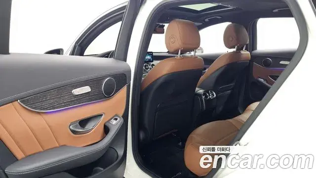 Mercedes-Benz GLC-Class 2023 — Photo 26/32