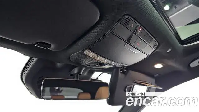 Mercedes-Benz GLC-Class 2023 — Photo 16/32