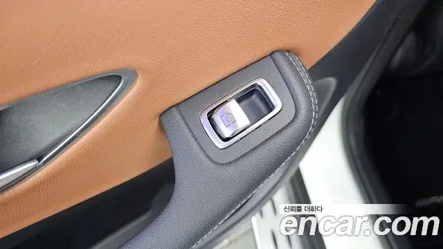 Mercedes-Benz GLC-Class 2023 — Photo 15/32
