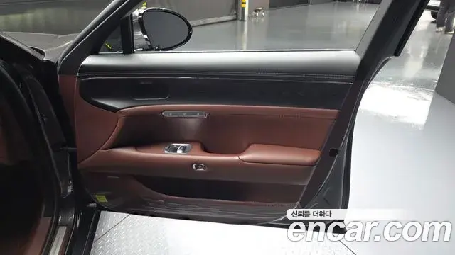 Genesis G90 2022 — Şəkil 28/34