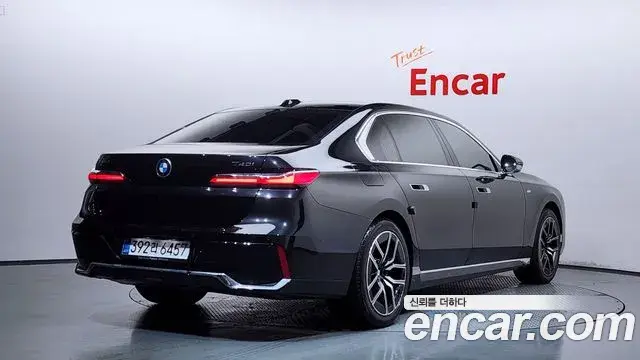 BMW 7 Series 2025 — Photo 14/37