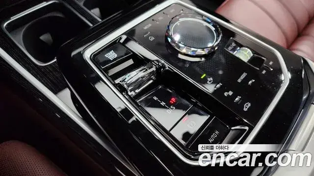 BMW 7 Series 2025 — Photo 10/37