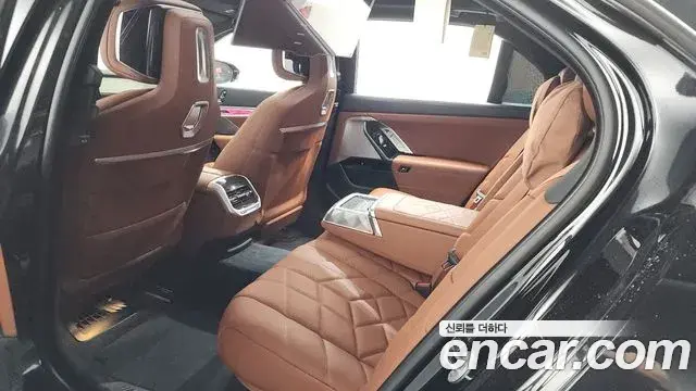 BMW 7 Series 2025 — Photo 26/37
