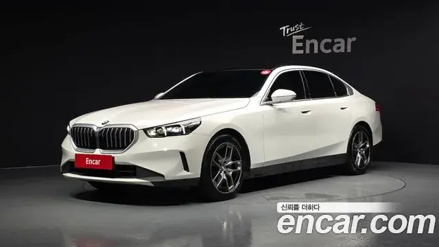 BMW 5 Series 2023 — Photo 1/20