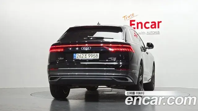 Audi Q8 2021 — Photo 7/34