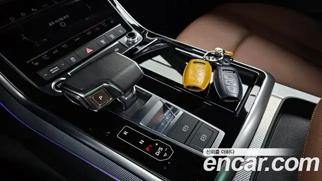 Audi Q8 2021 — Photo 13/34