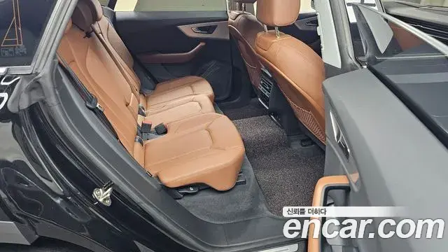 Audi Q8 2021 — Photo 8/34