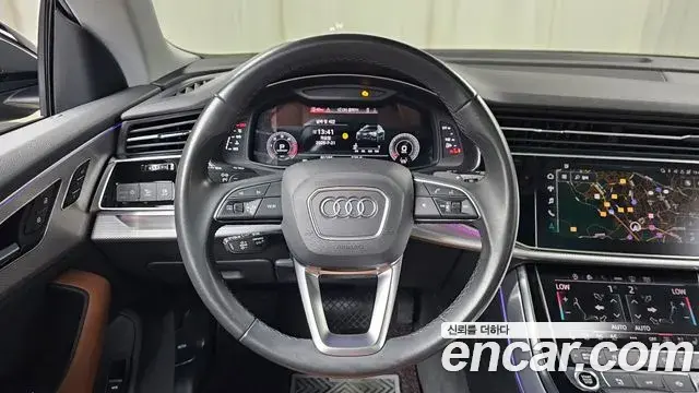 Audi Q8 2021 — Photo 17/34