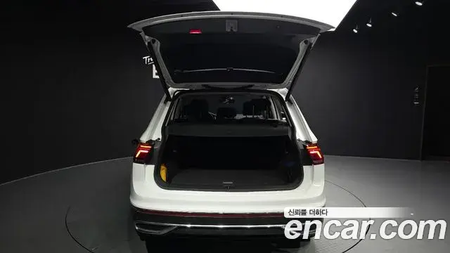 Volkswagen Tiguan 2021 — ფოტო 1/36