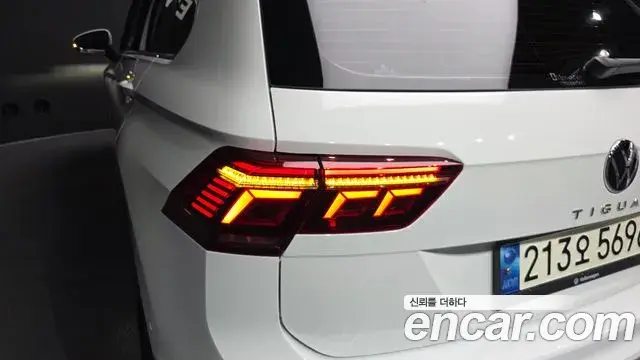 Volkswagen Tiguan 2021 — ფოტო 36/36