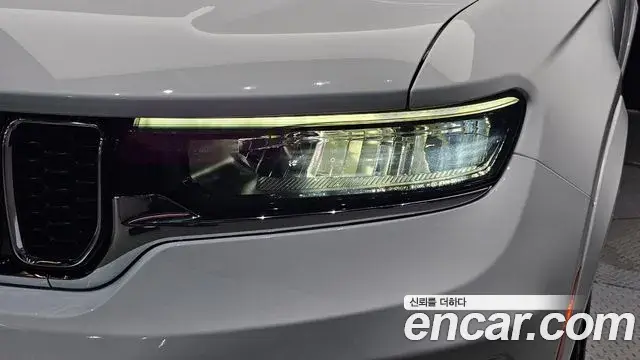 Jeep Grand Cherokee 2022 — ფოტო 3/31
