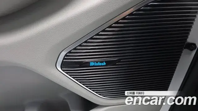 Jeep Grand Cherokee 2022 — ფოტო 16/31