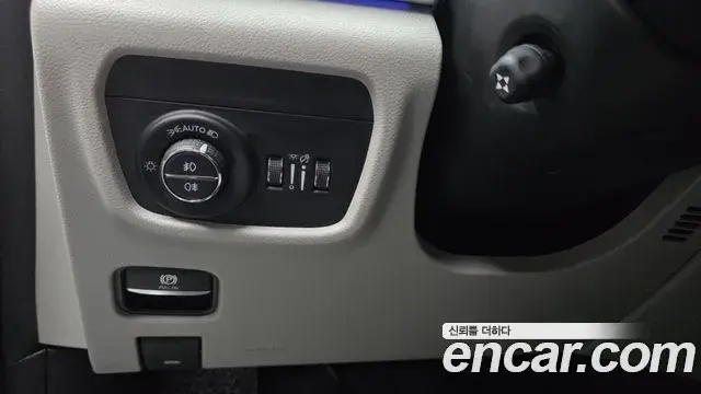 Jeep Grand Cherokee 2022 — ფოტო 7/31