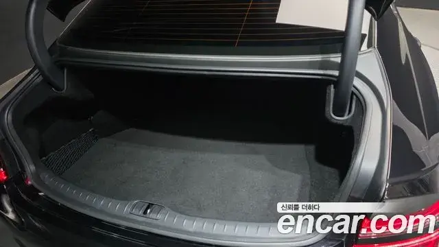 Genesis G80 2023 — ფოტო 32/35
