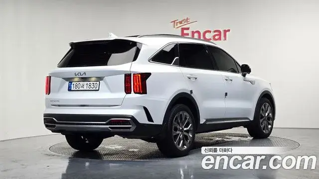 Kia Sorento 2022 — Фото 2/20