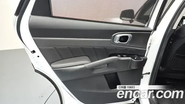 Kia Sorento 2022 — ფოტო 15/31