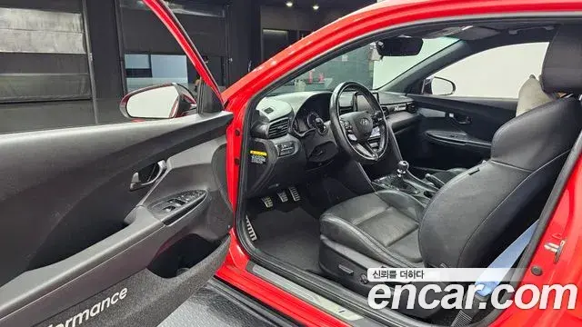 Hyundai Veloster 2019 — Фото 10/20