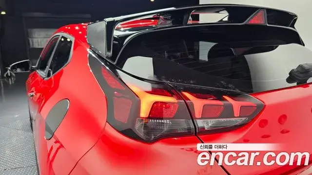 Hyundai Veloster 2019 — ფოტო 4/30