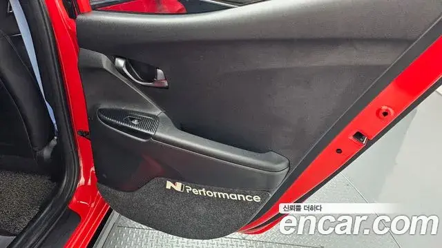 Hyundai Veloster 2019 — ფოტო 5/30