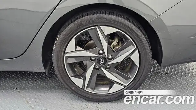Hyundai The New Avante Hybrid 2022 — ფოტო 20/32