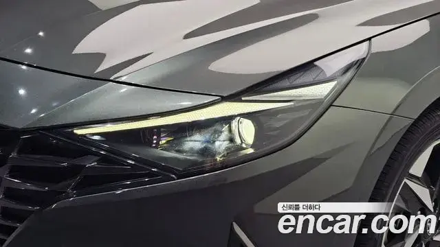 Hyundai The New Avante Hybrid 2022 — ფოტო 7/32