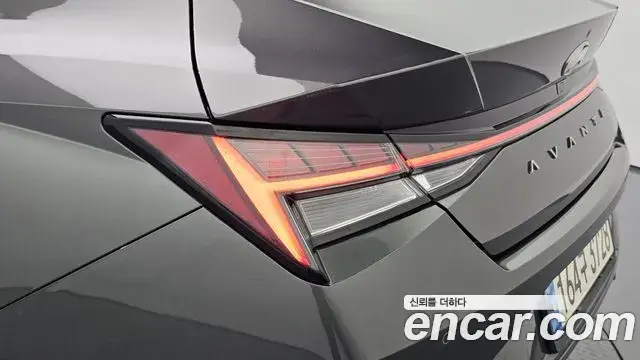 Hyundai The New Avante Hybrid 2022 — ფოტო 4/32
