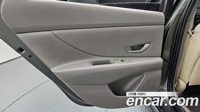 Hyundai The New Avante Hybrid 2022 — ფოტო 24/32