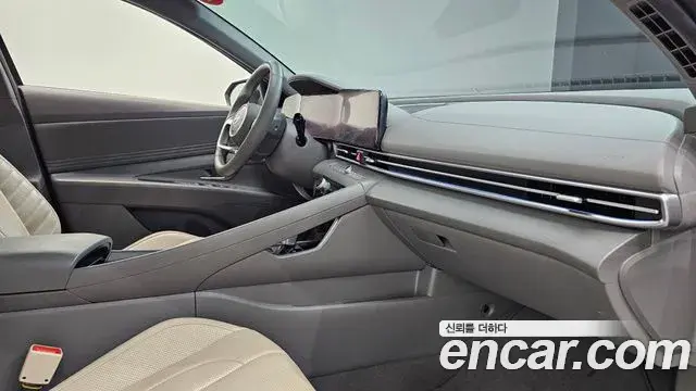 Hyundai The New Avante Hybrid 2022 — ფოტო 16/32
