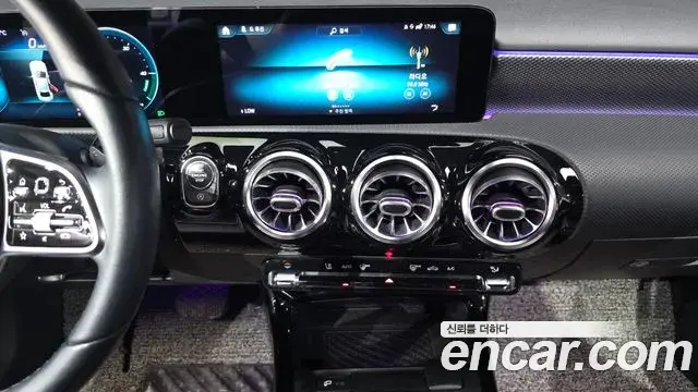 Mercedes-Benz A-Class 2021 — Фото 13/20
