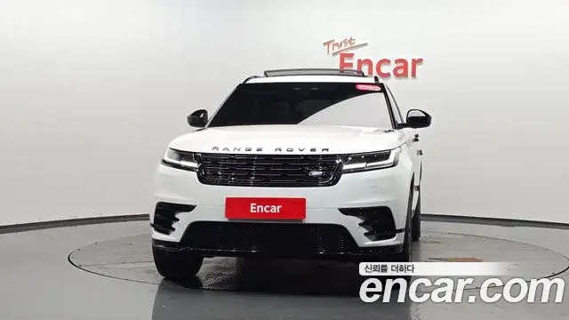 Land Rover Range Rover Velar 2024 — ფოტო 15/41