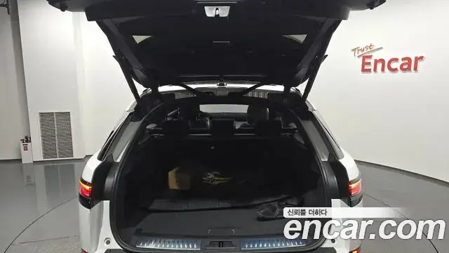 Land Rover Range Rover Velar 2024 — ფოტო 34/41